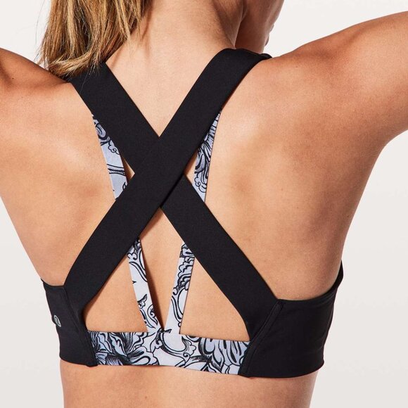 Lululemon Sweat Times Bra in Size 4 - Hanakotoba Starlight Multi Black - Picture 4 of 7